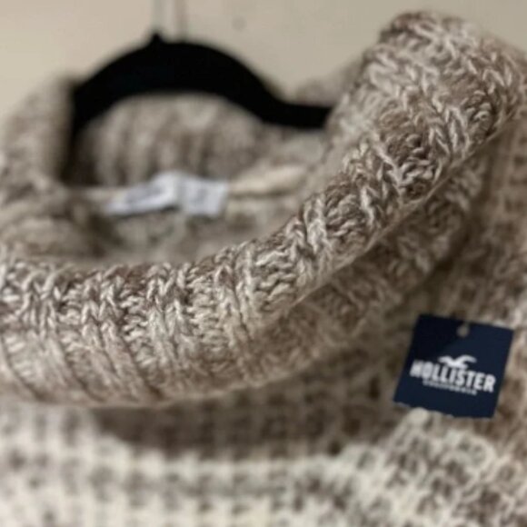 Hollister New With Tags Chunky Knit Cowl Neck Sweater - Medium in Brown Tones - Picture 8 of 9